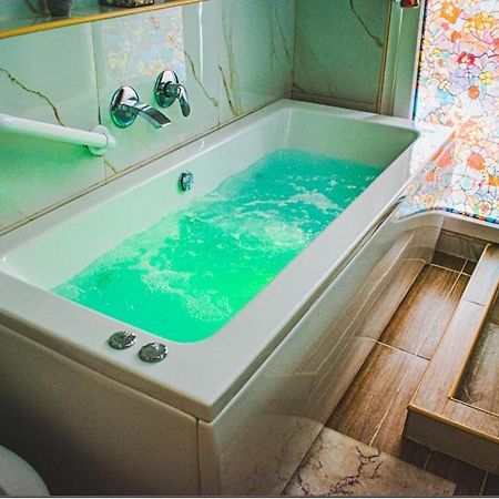 Kassandrou Suite Hot Tub-Jakuzzi - 2 Bedrooms - Big Balcony - Center Солун Екстериор снимка